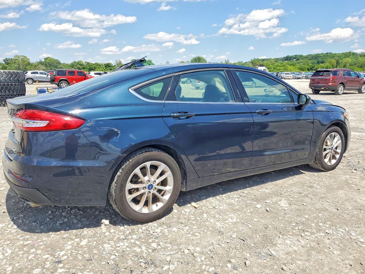 2020 Ford Fusion Se - Фото 3
