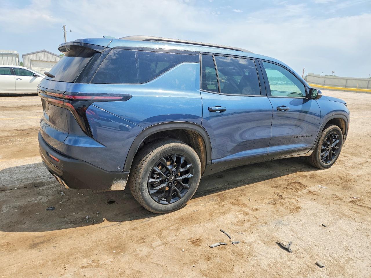 2025 Chevrolet Traverse Lt - Image 3