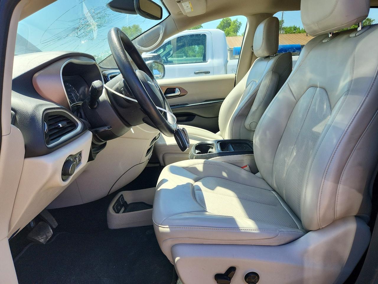 2021 Chrysler Voyager Lxi - Фото 7