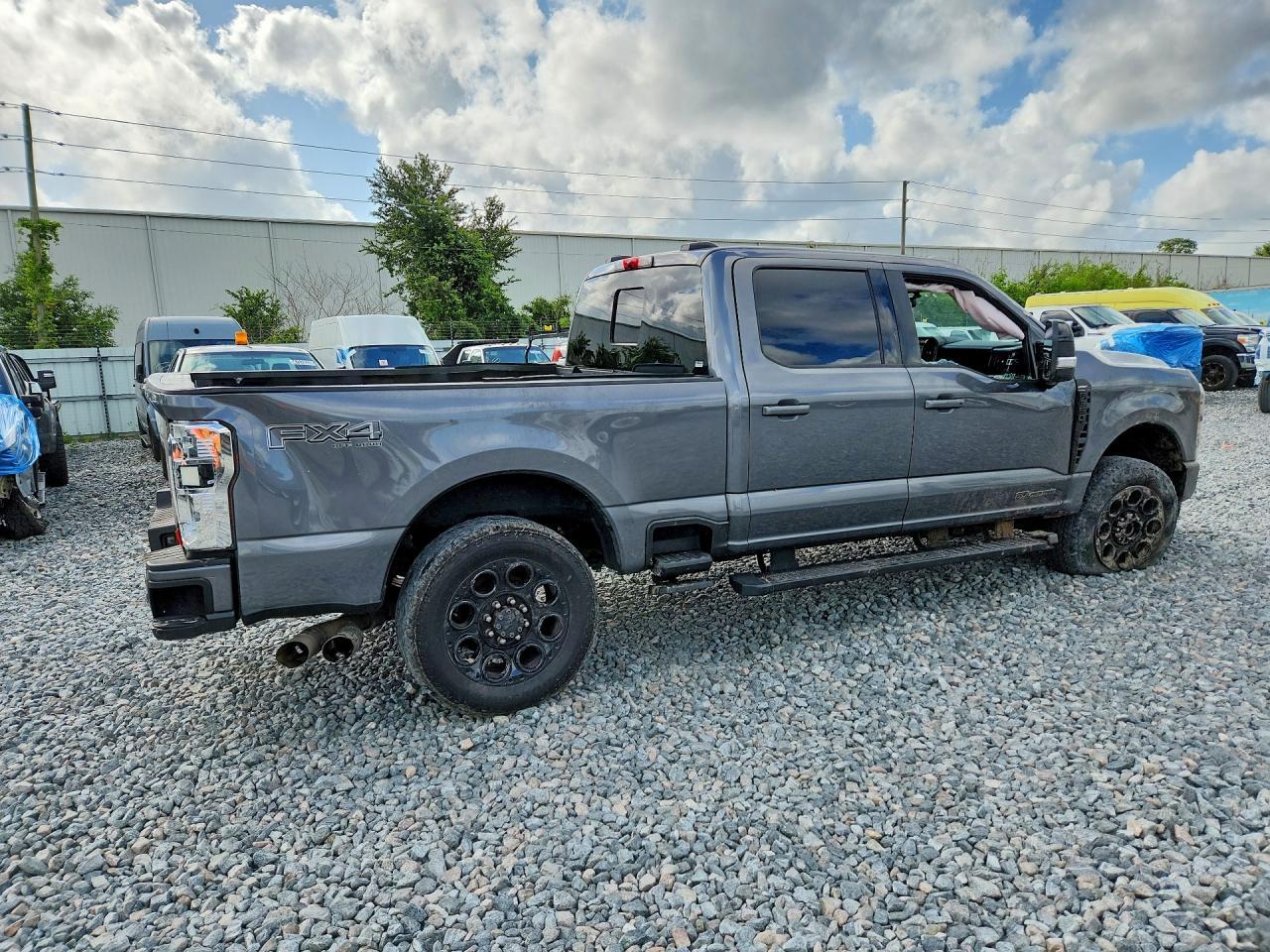 2023 Ford F350 Super Duty - Image 3