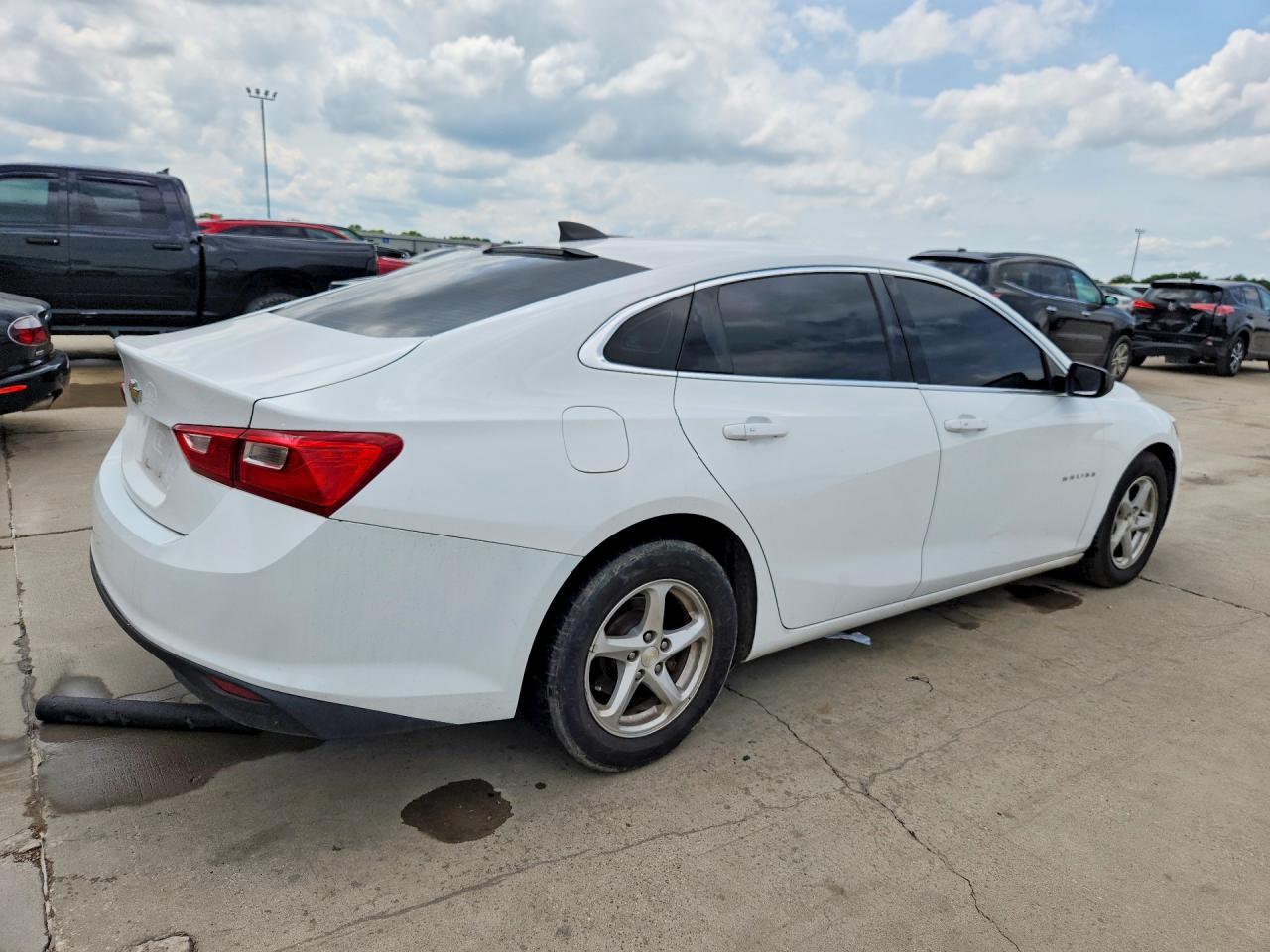2018 Chevrolet Malibu Ls - Фото 3