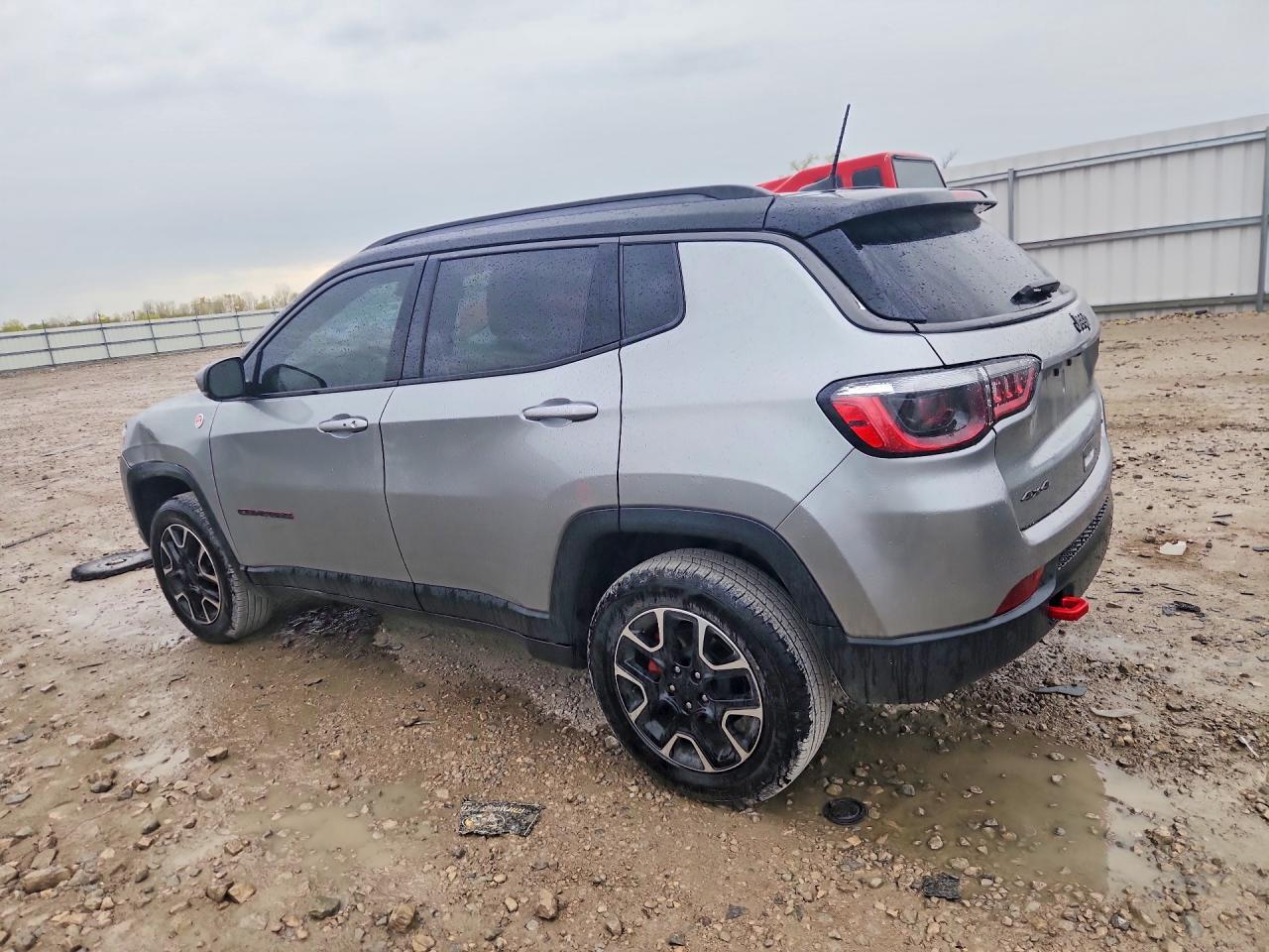2021 Jeep Compass Trailhawk - Image 2