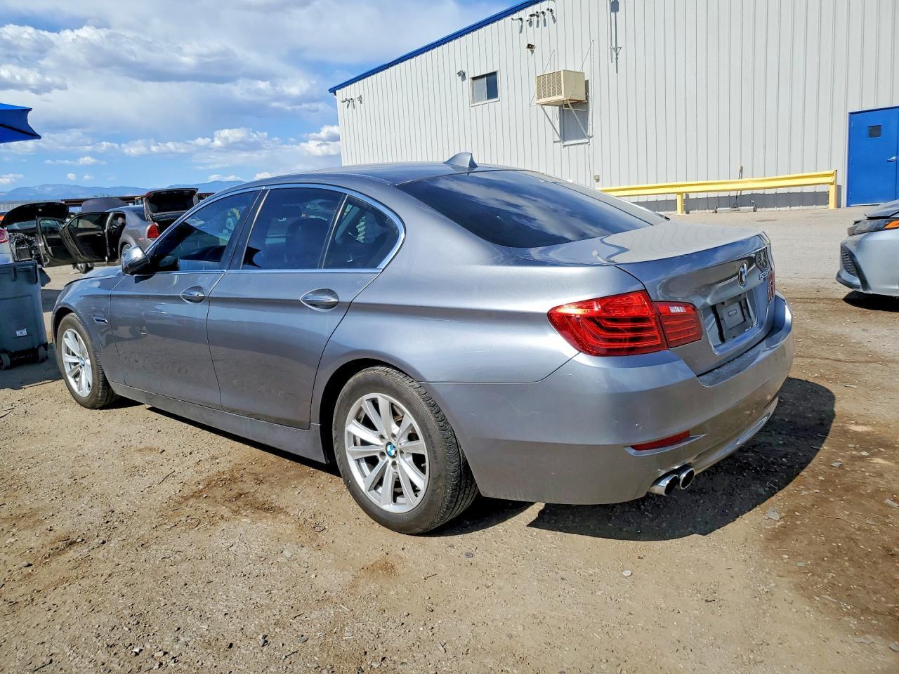 2016 BMW 528 I - Фото 2