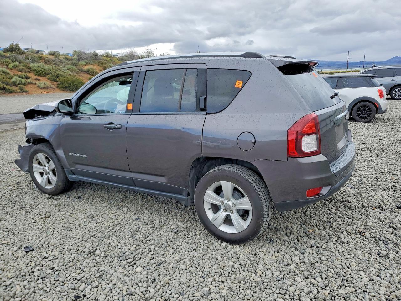 2016 Jeep Compass Latitude - Фото 2