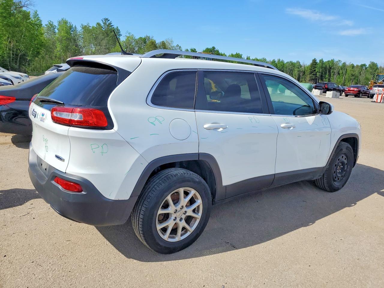 2015 Jeep Cherokee Latitude - Фото 3