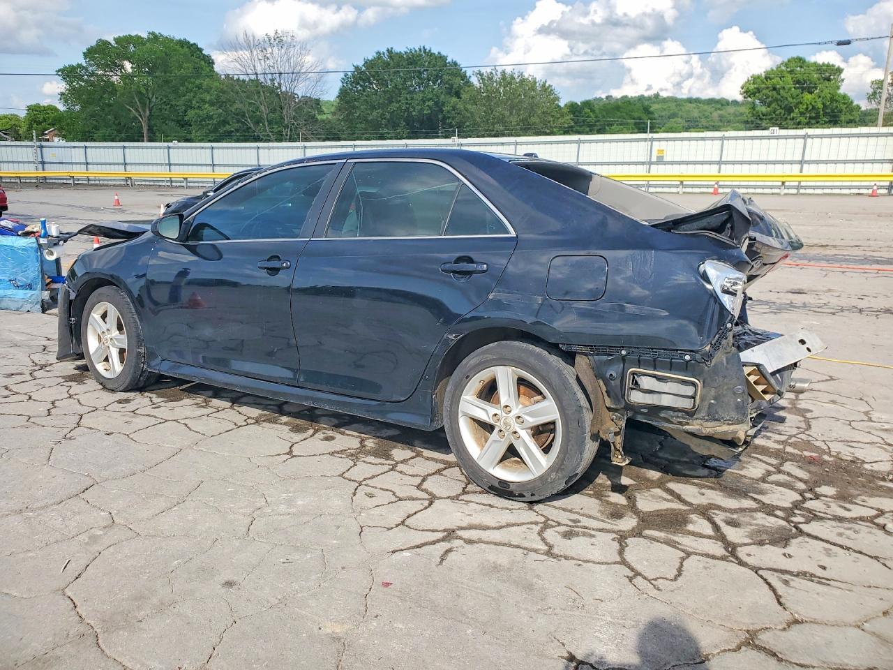 2012 Toyota Camry Se - Фото 2