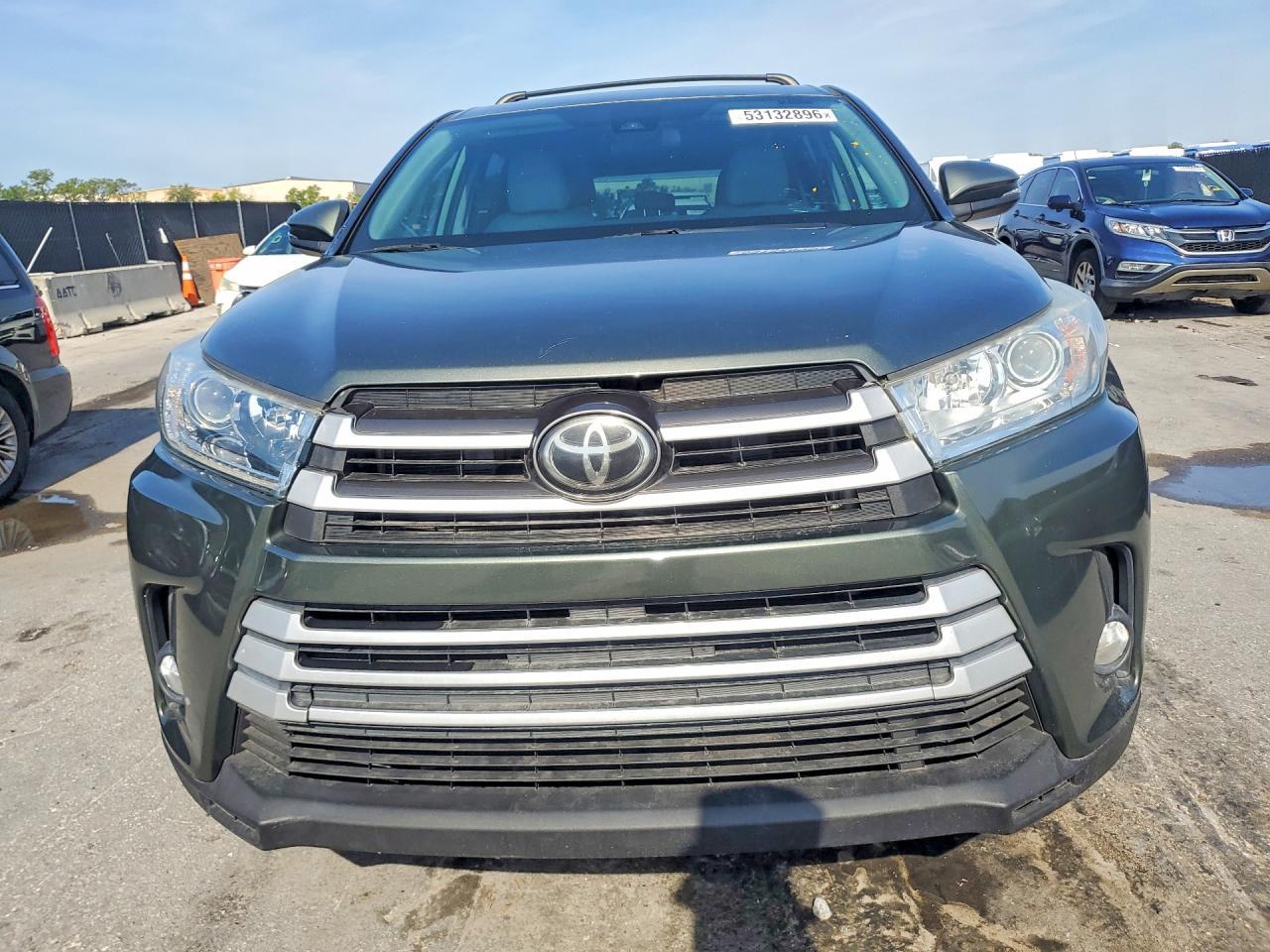 2019 Toyota Highlander Le Plus - Image 5