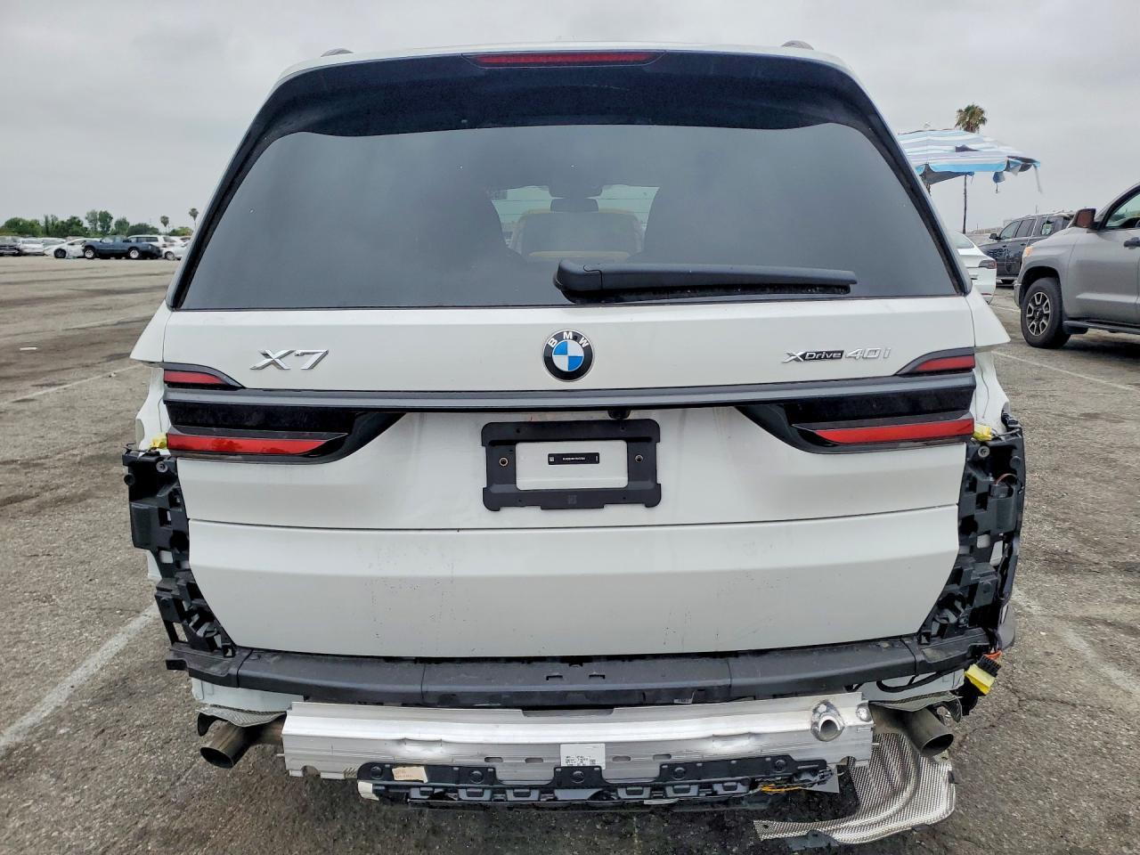 2026 BMW X7 xDrive40I - Image 6