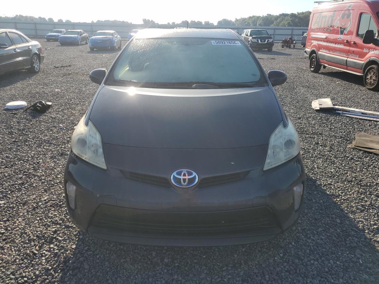 2015 Toyota Prius Two - Фото 5