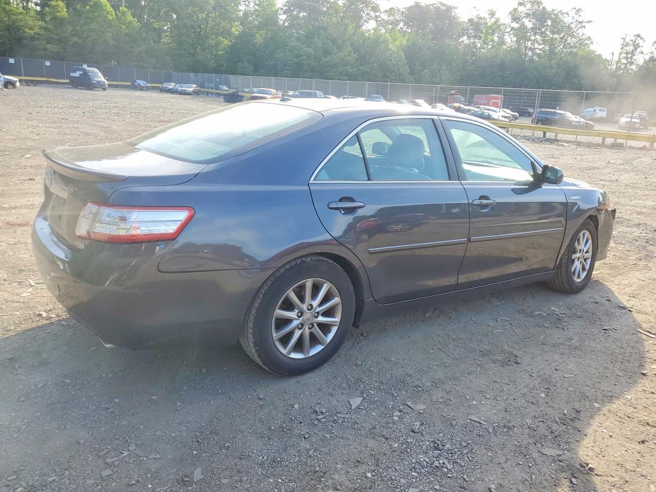 2011 Toyota Camry Hybrid - Фото 3