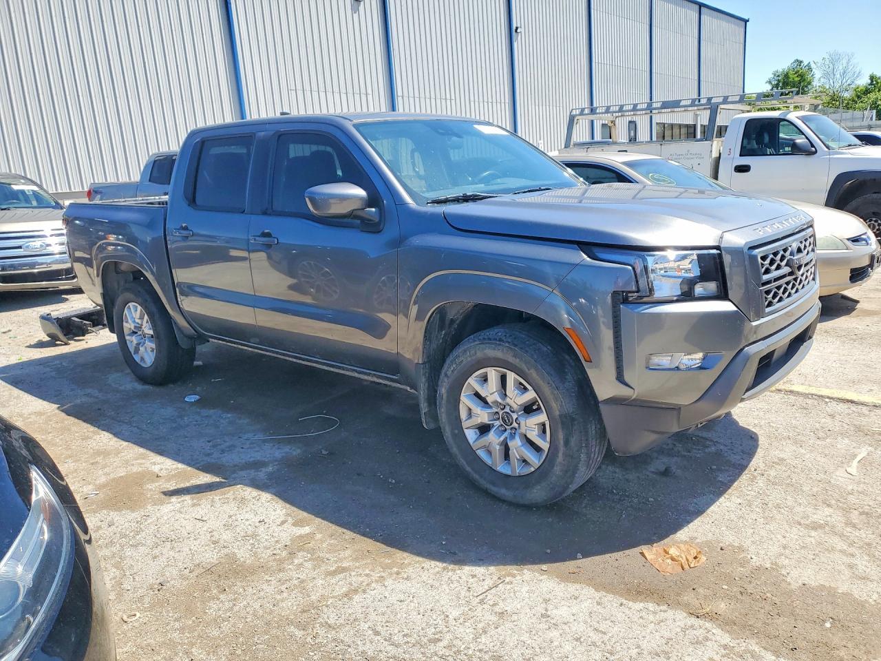 2022 Nissan Frontier - Image 4