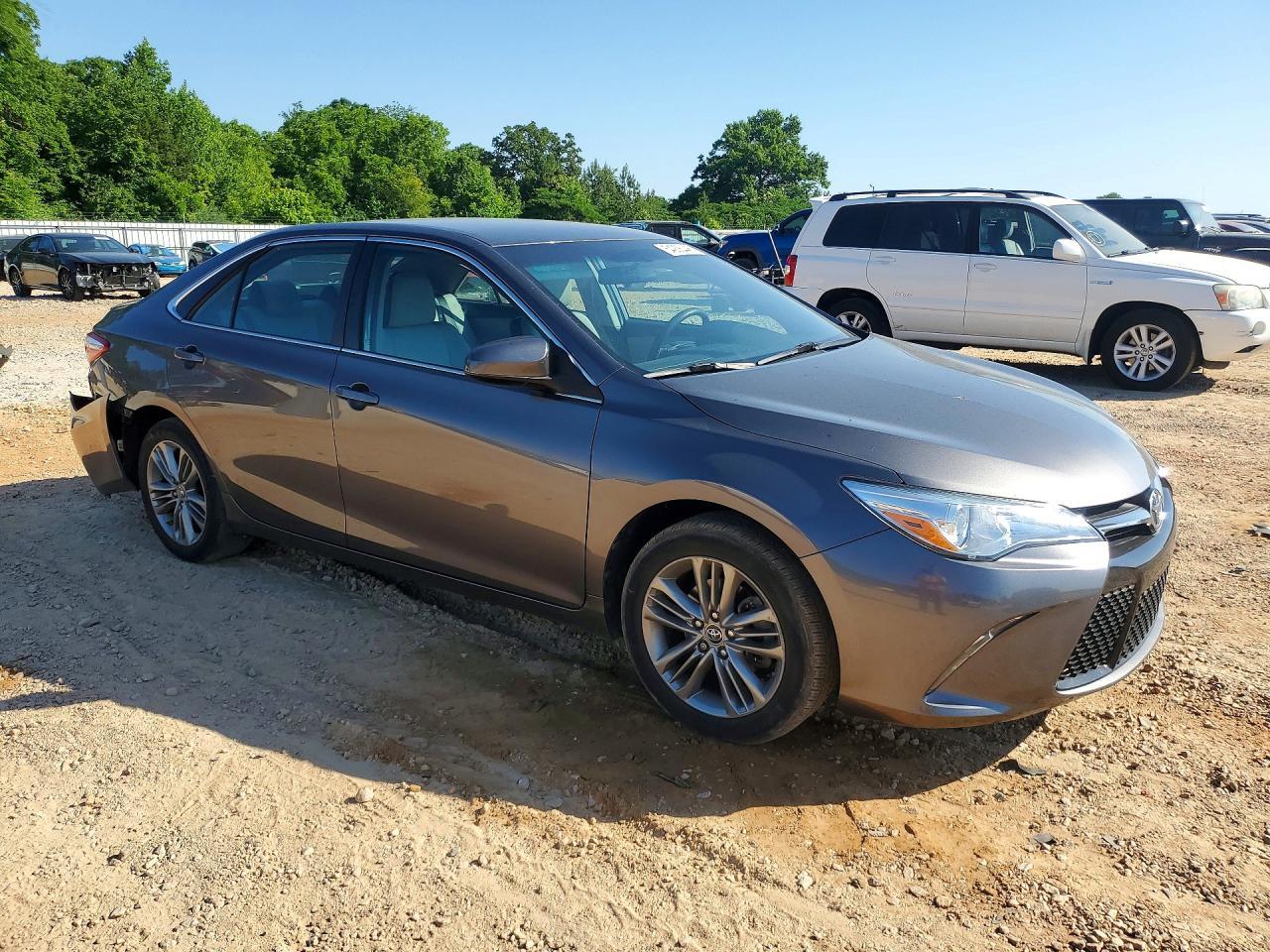 2016 Toyota Camry Se - Фото 4