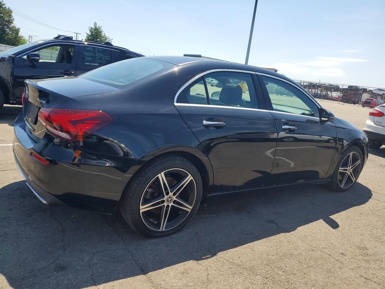 2019 Mercedes-Benz A 220 4Matic - Фото 3