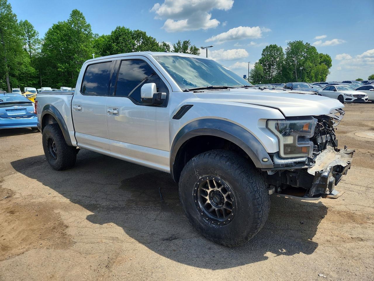 2017 Ford F150 Raptor - Фото 4