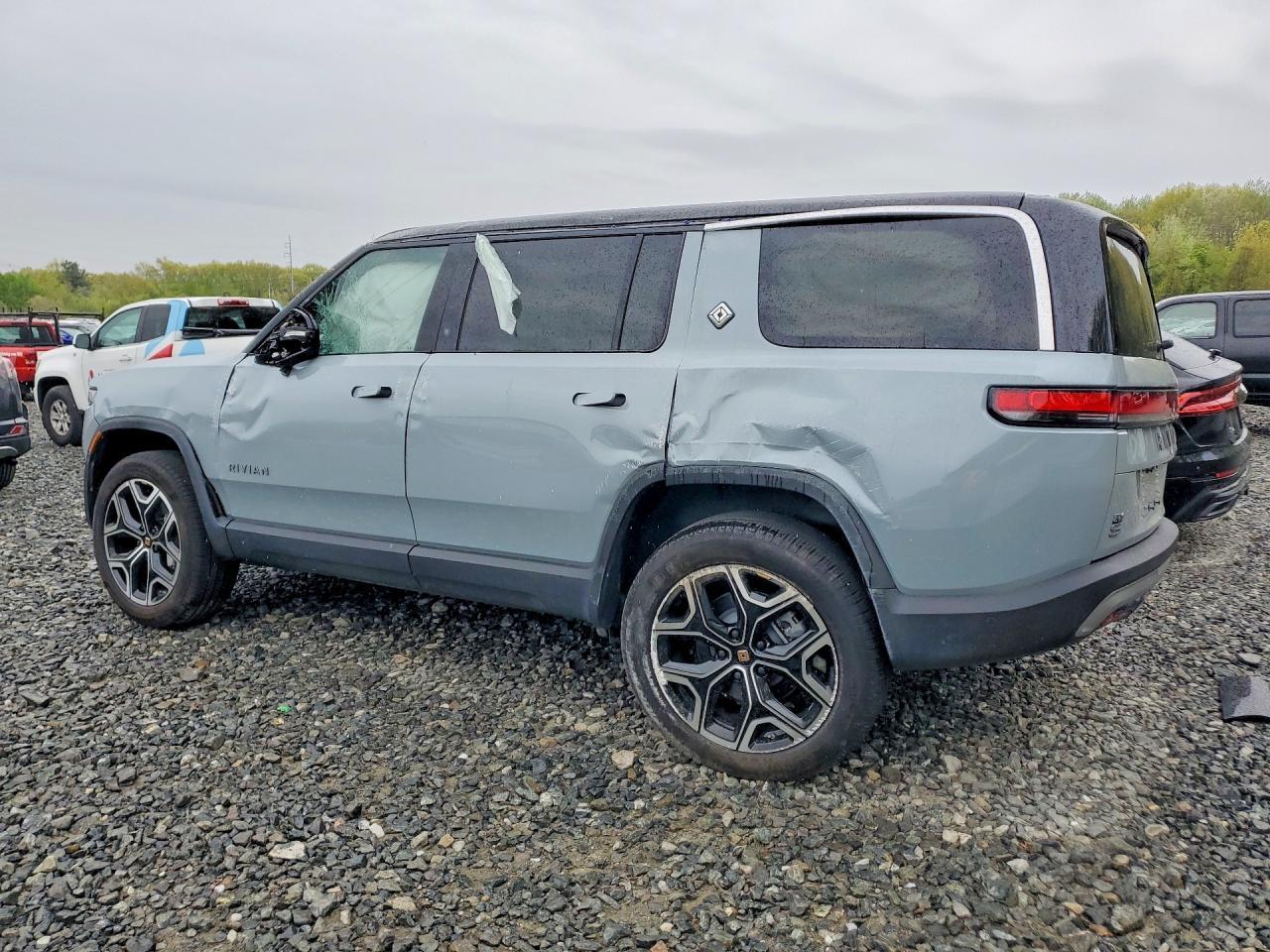 2025 Rivian R1S Adventure - Image 2