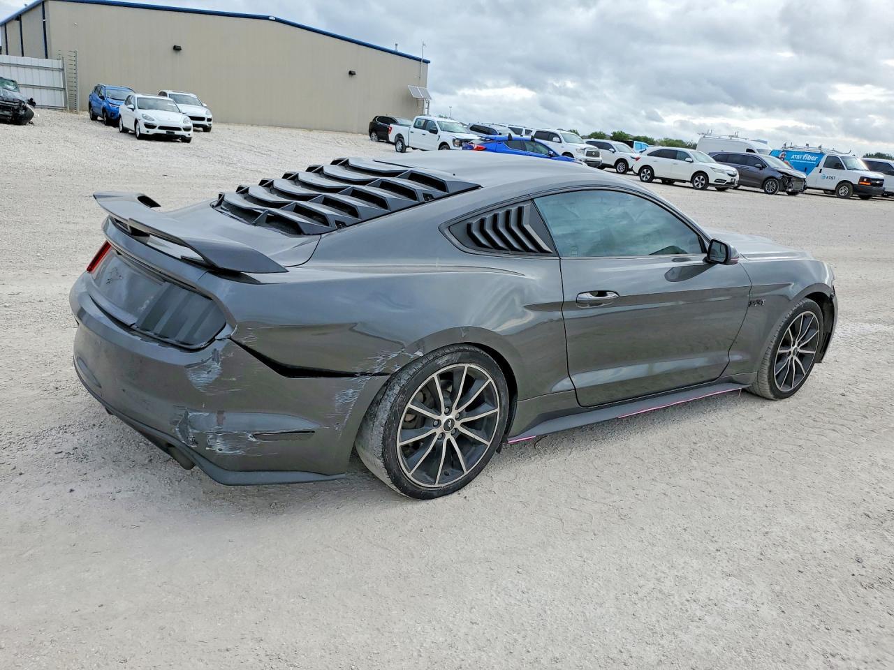 2017 Ford Mustang - Фото 3