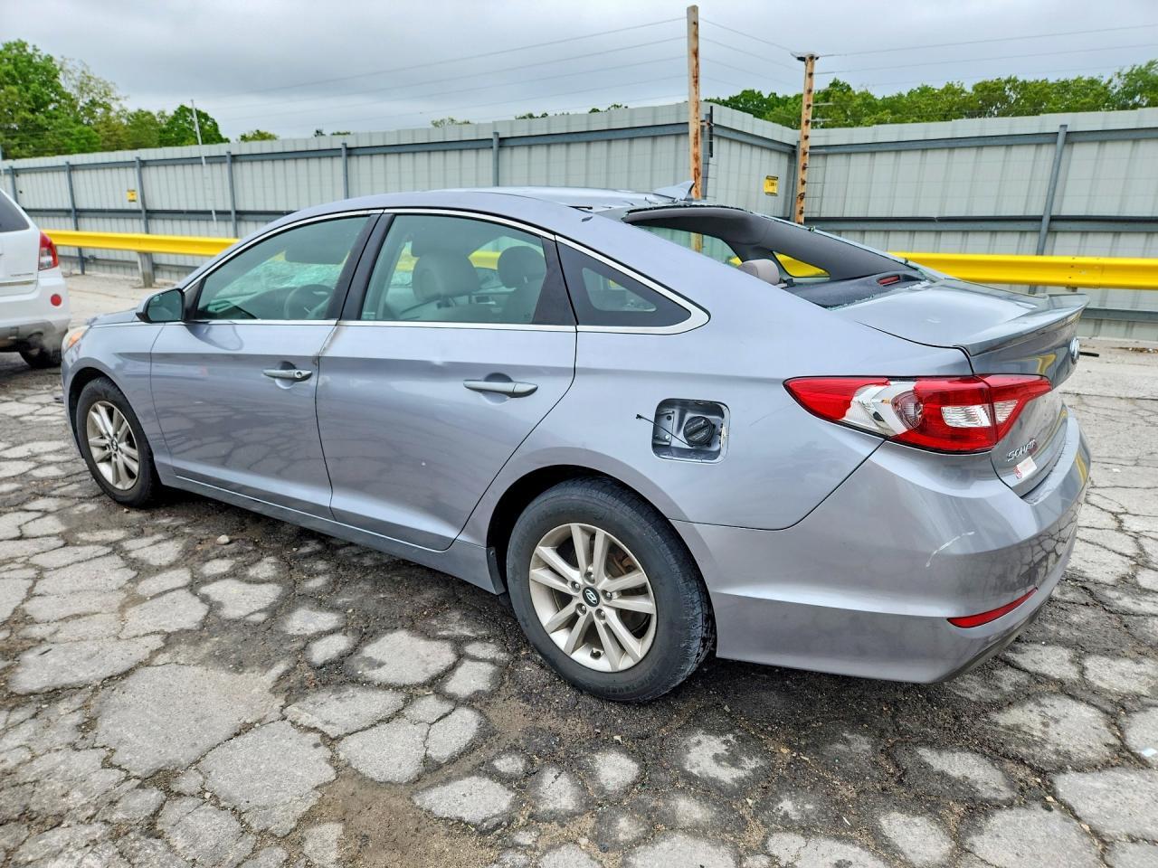 2015 Hyundai Sonata - Image 2