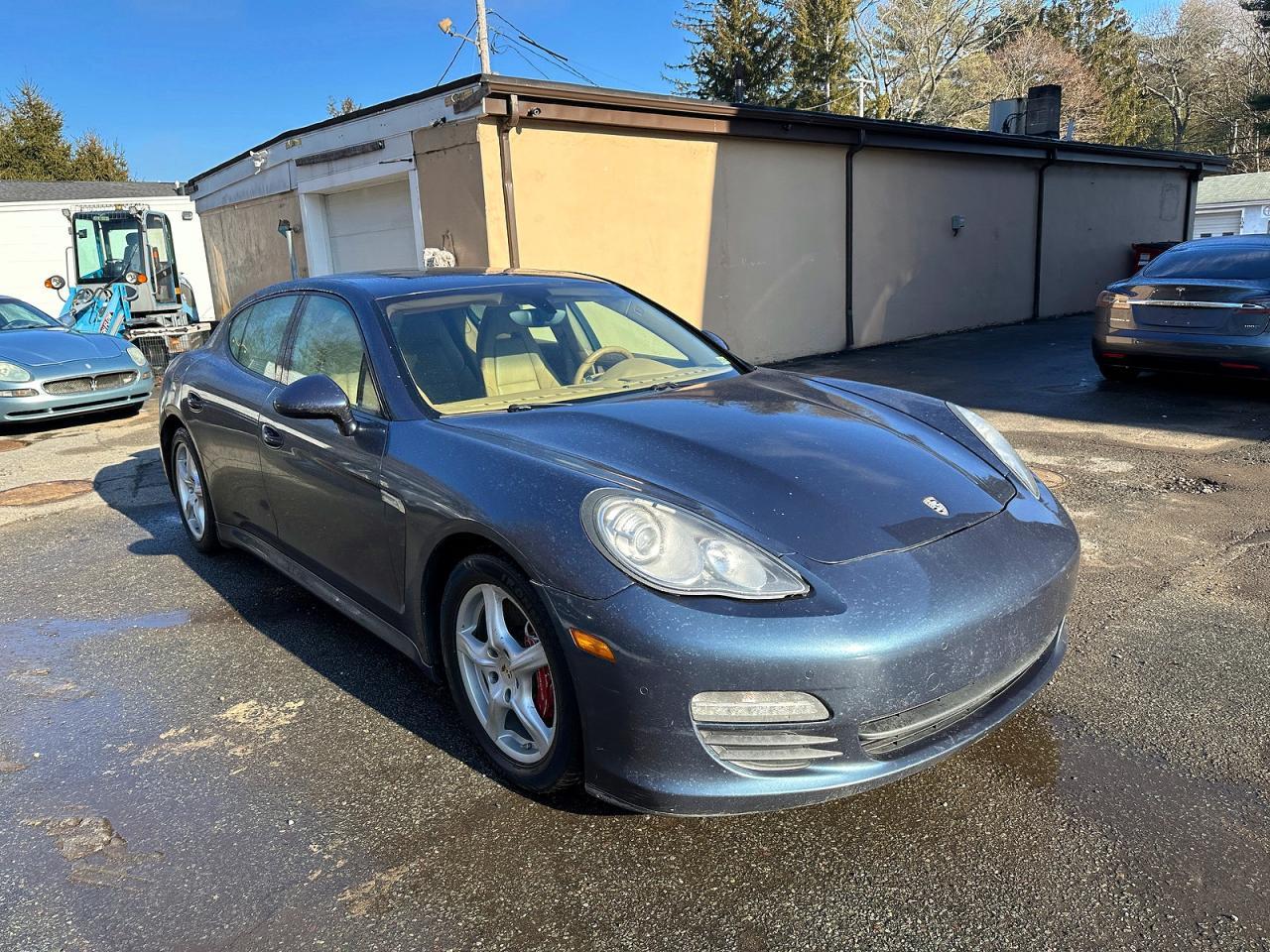 2013 Porsche Panamera 2