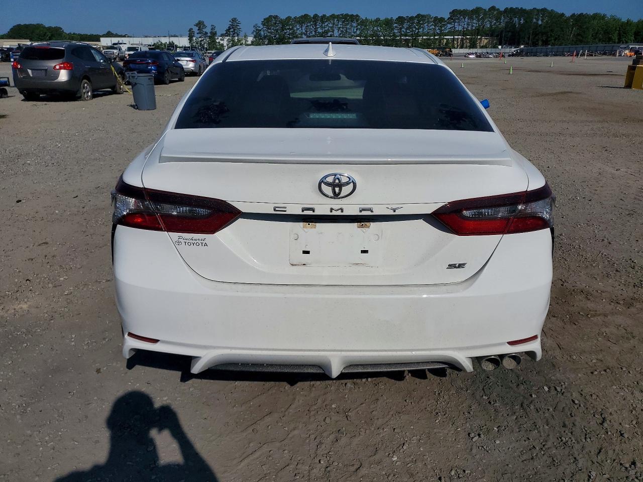 2021 Toyota Camry Se - Image 6