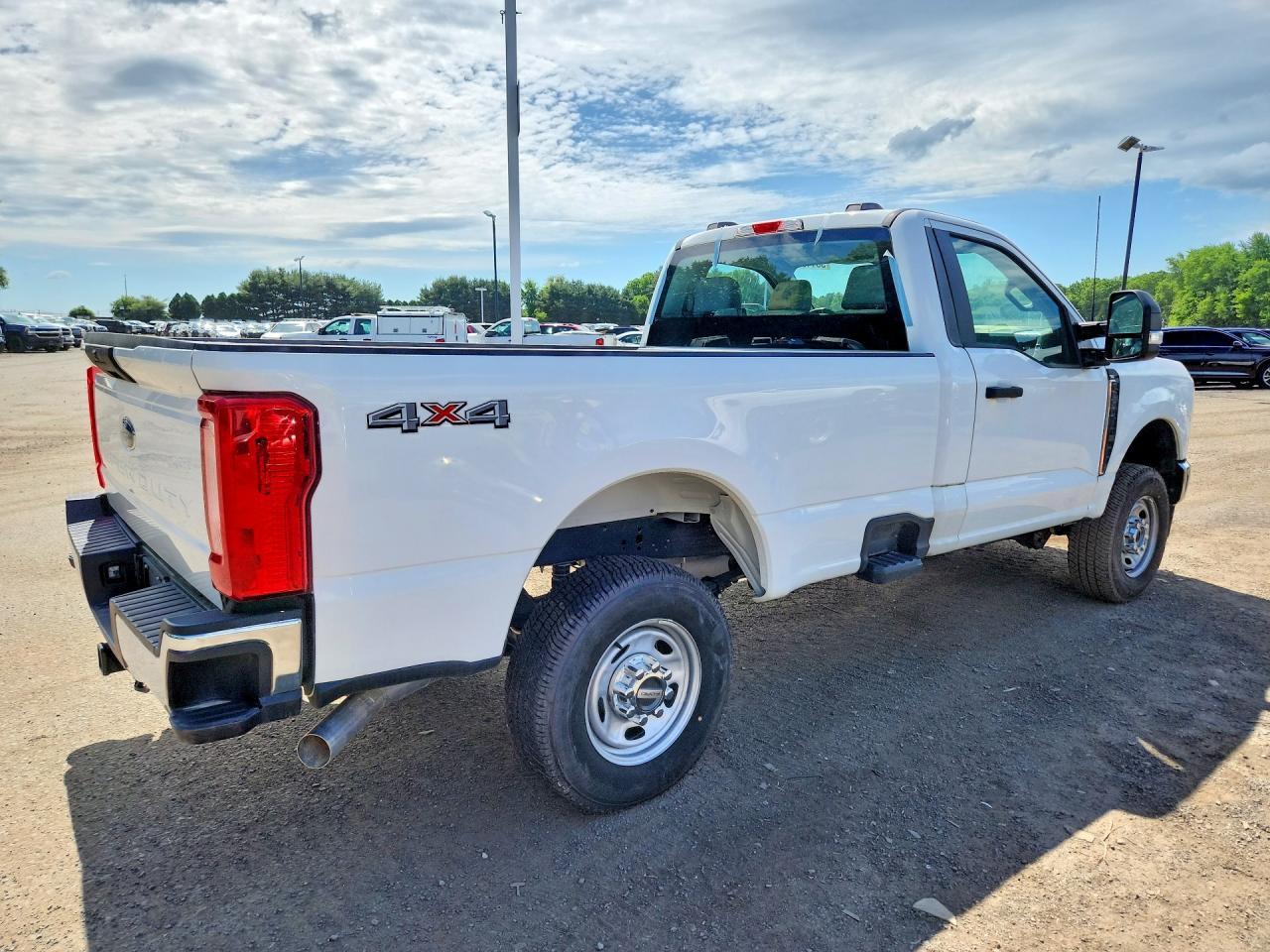 2023 Ford F250 Super Duty - Image 3