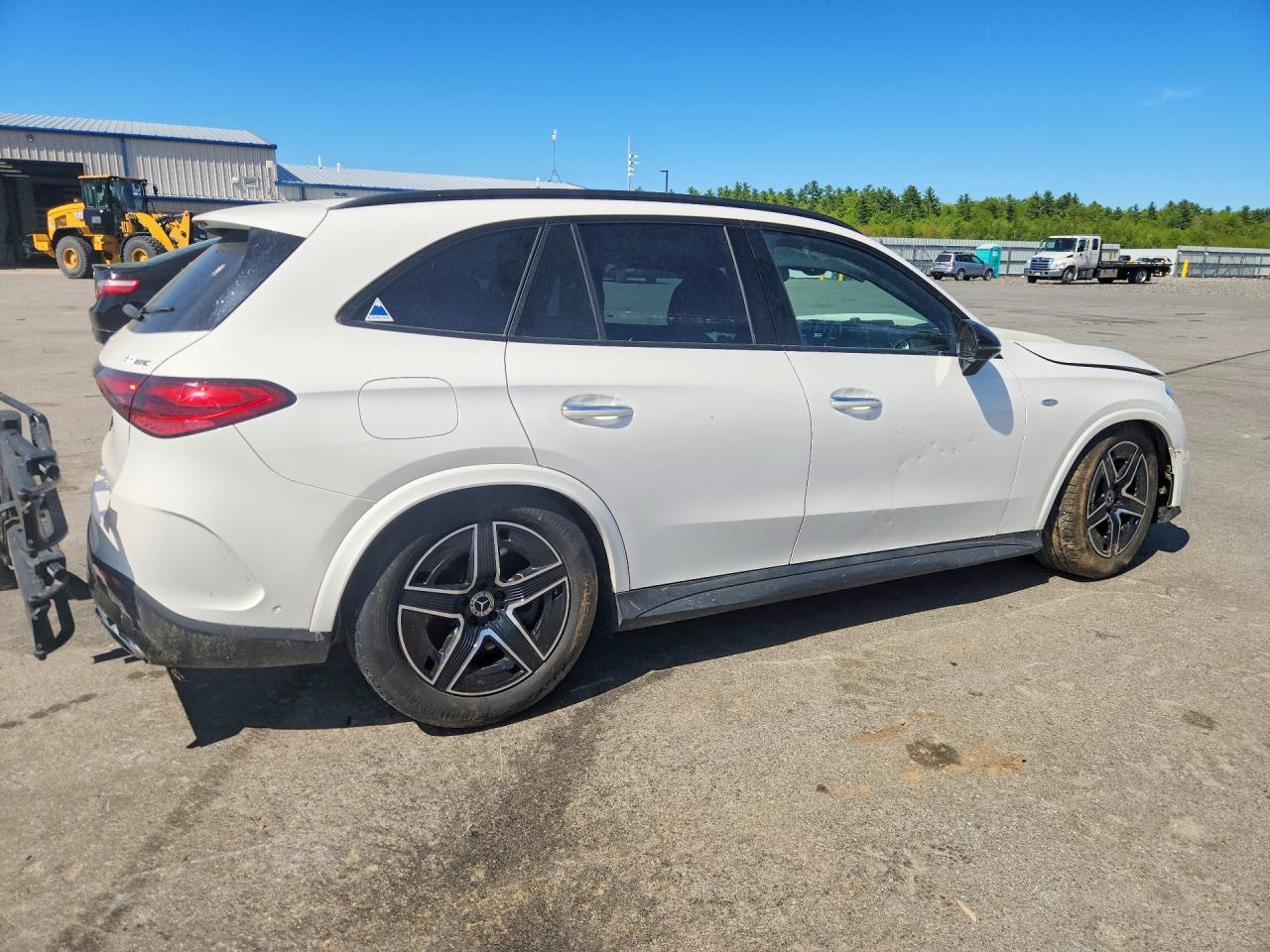 2025 Mercedes-Benz Glc 350E - Image 3