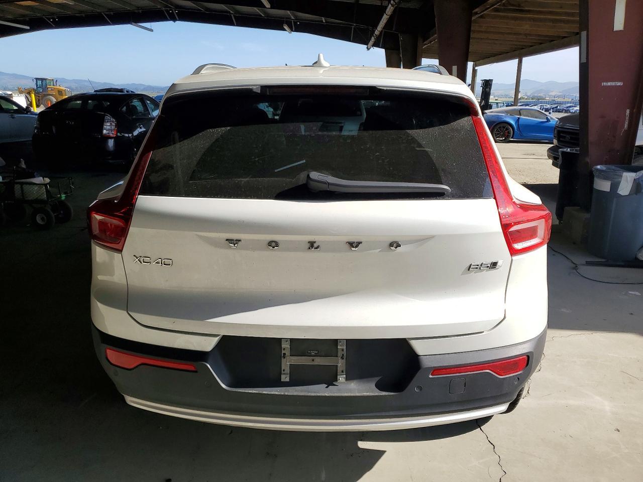 2023 Volvo Xc40 Ultimate - Фото 6