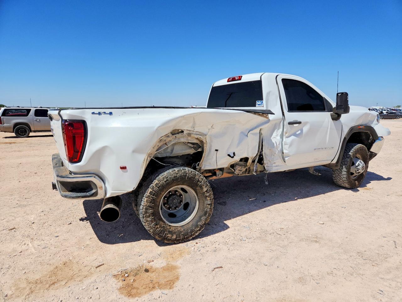 2020 GMC Sierra K3500 - Image 3