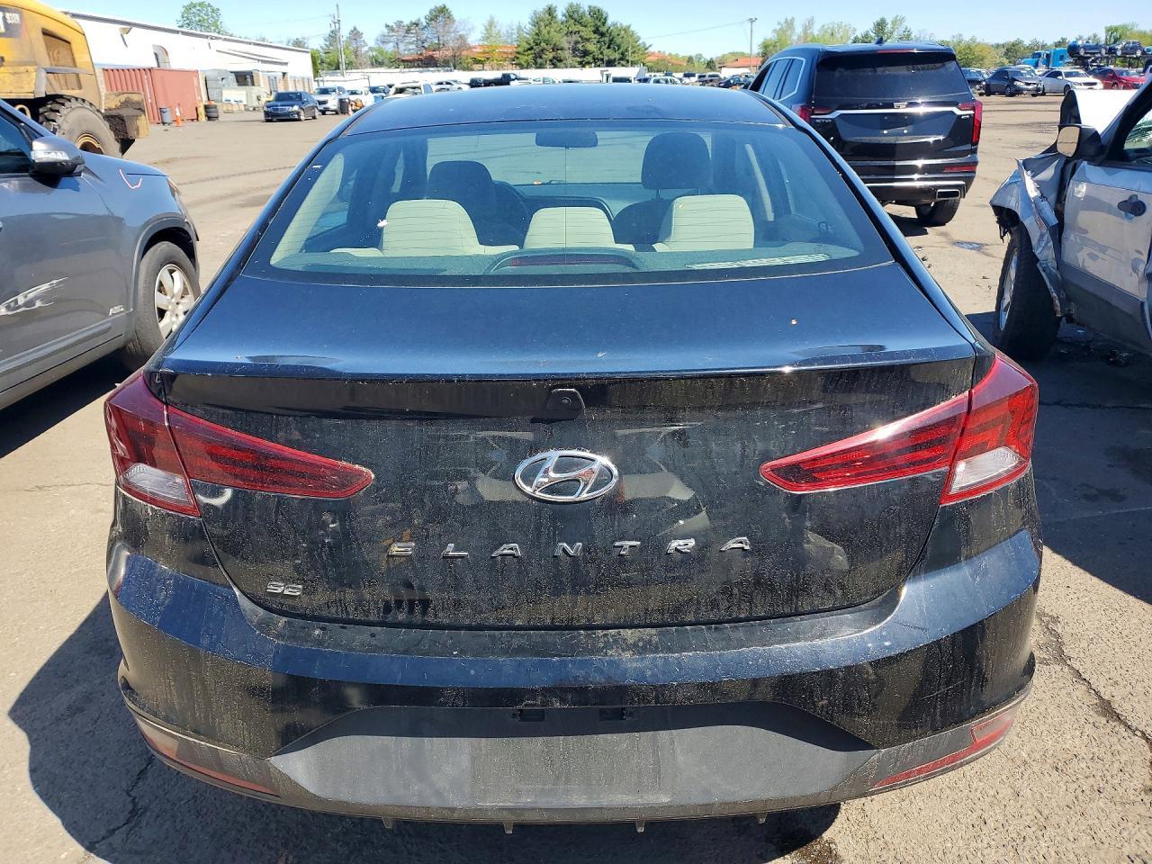 2019 Hyundai Elantra Se - Image 6