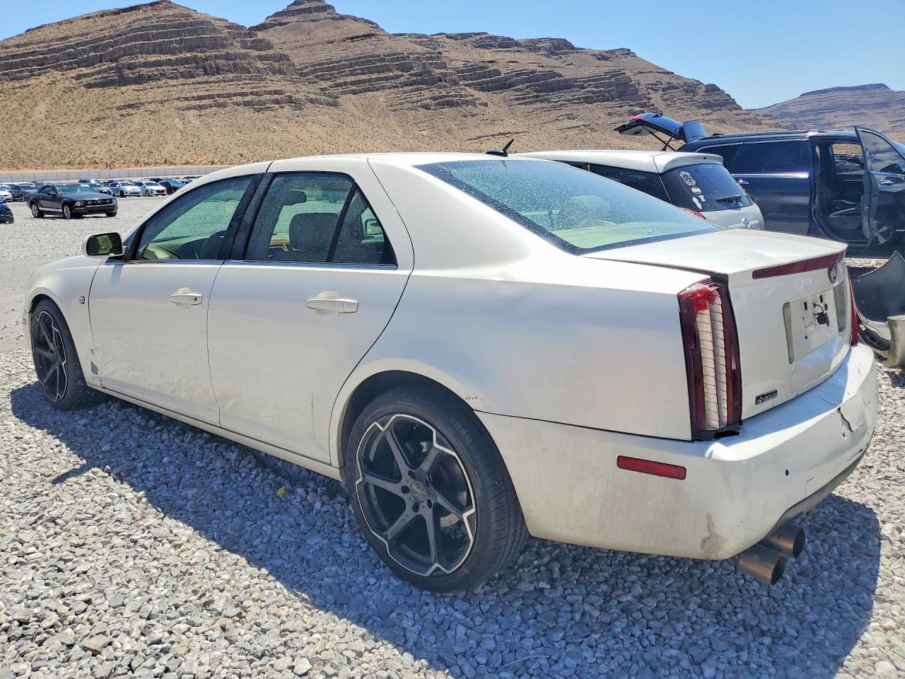 2005 Cadillac Sts - Image 2