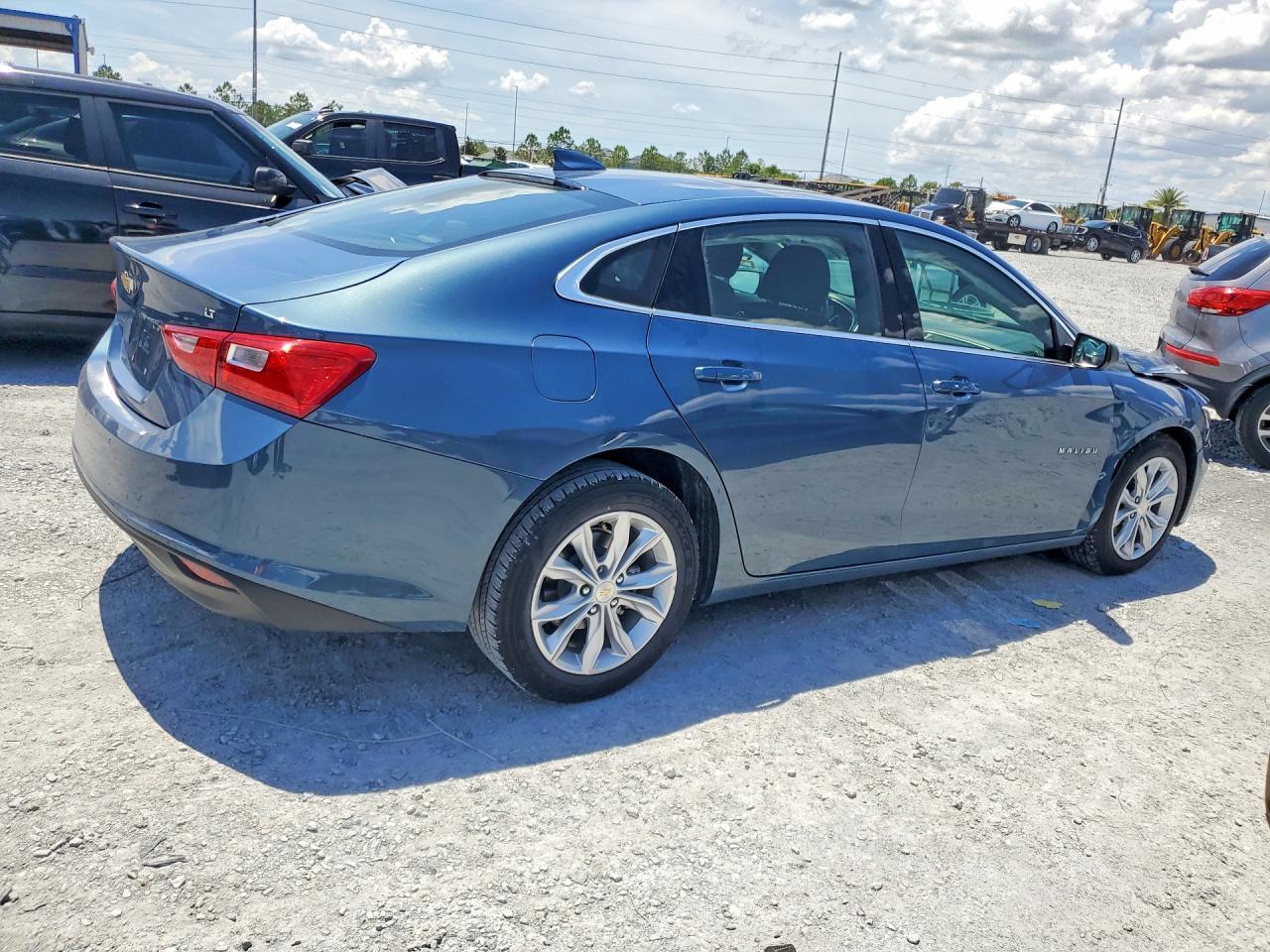 2024 Chevrolet Malibu Lt - Image 3