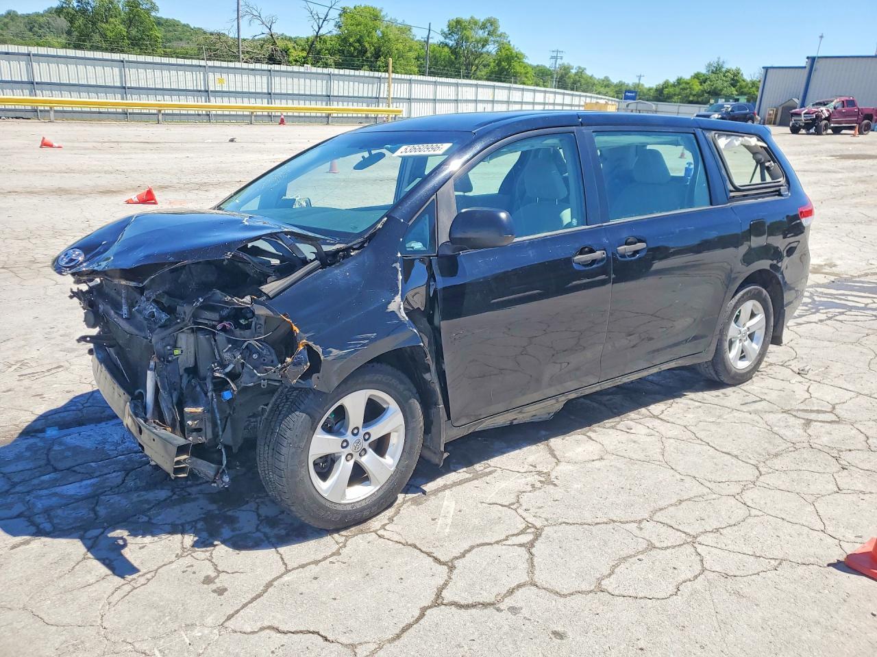2014 Toyota Sienna L 7-Passenger