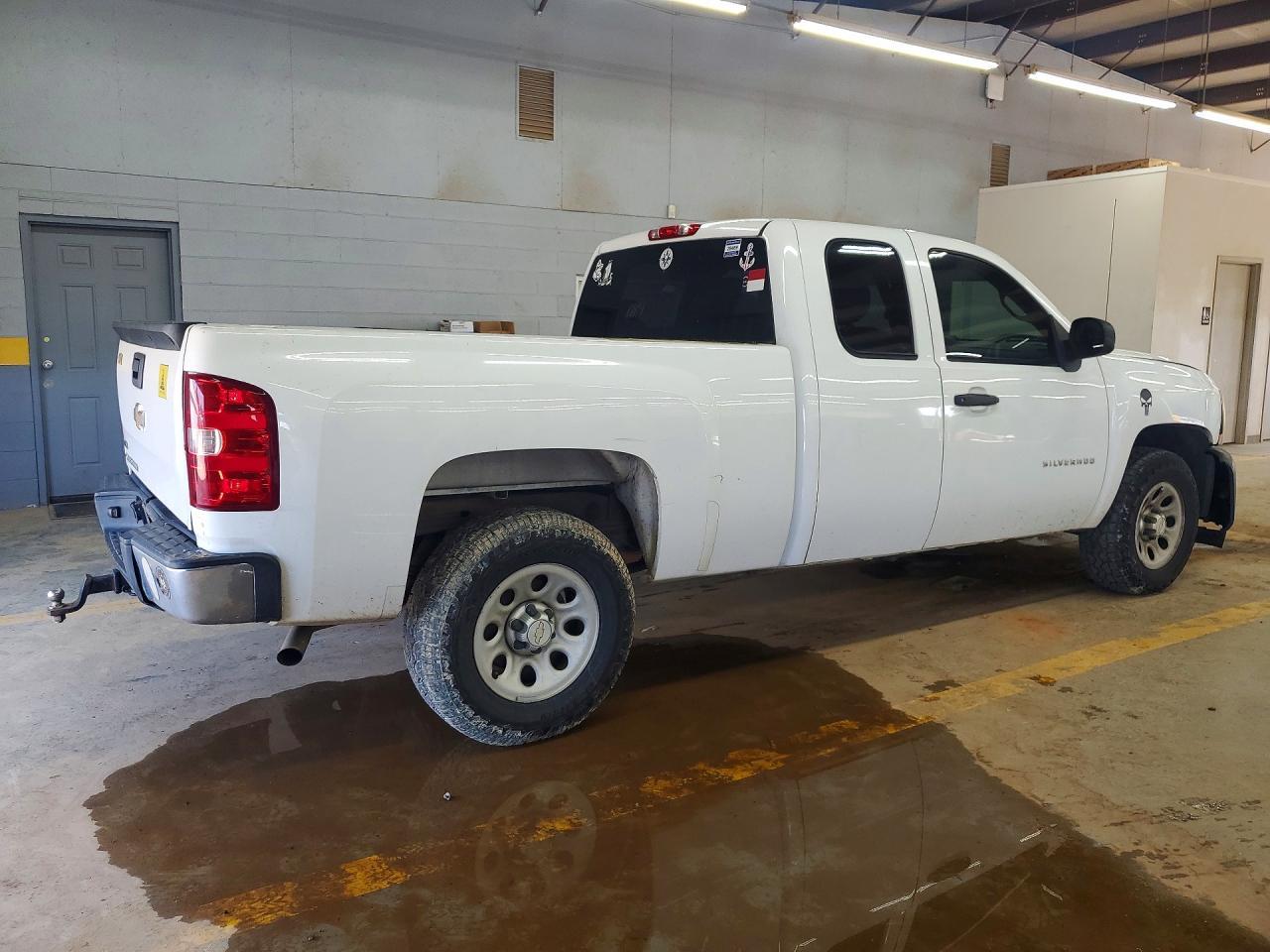 2010 Chevrolet Silverado C1500 - Фото 3