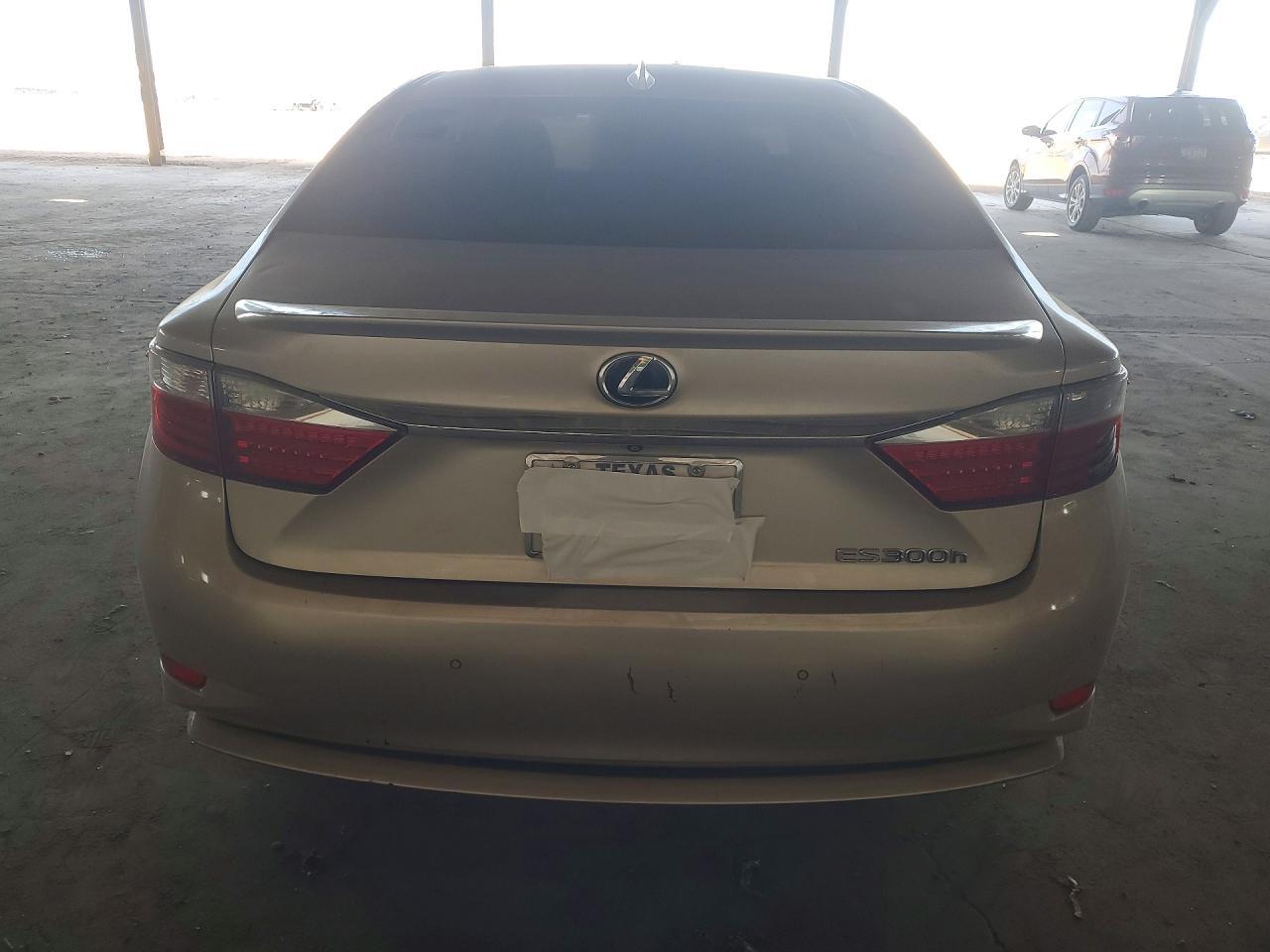 2015 Lexus Es 300H - Фото 6