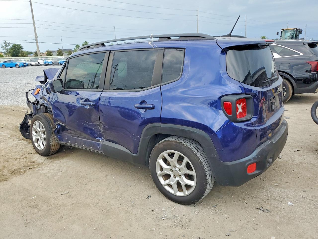 2017 Jeep Renegade Latitude - Фото 2