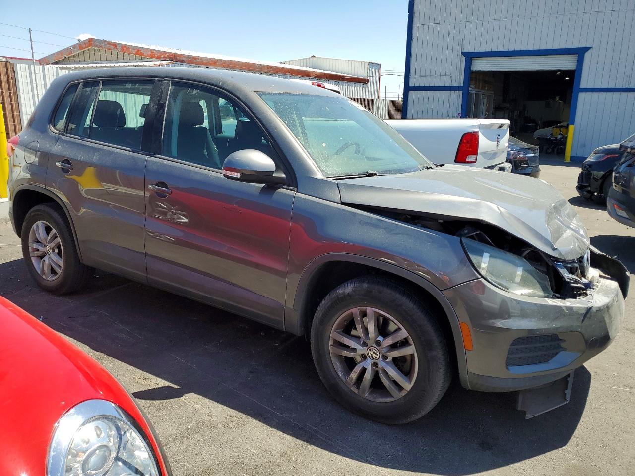 2012 Volkswagen Tiguan S - Фото 4