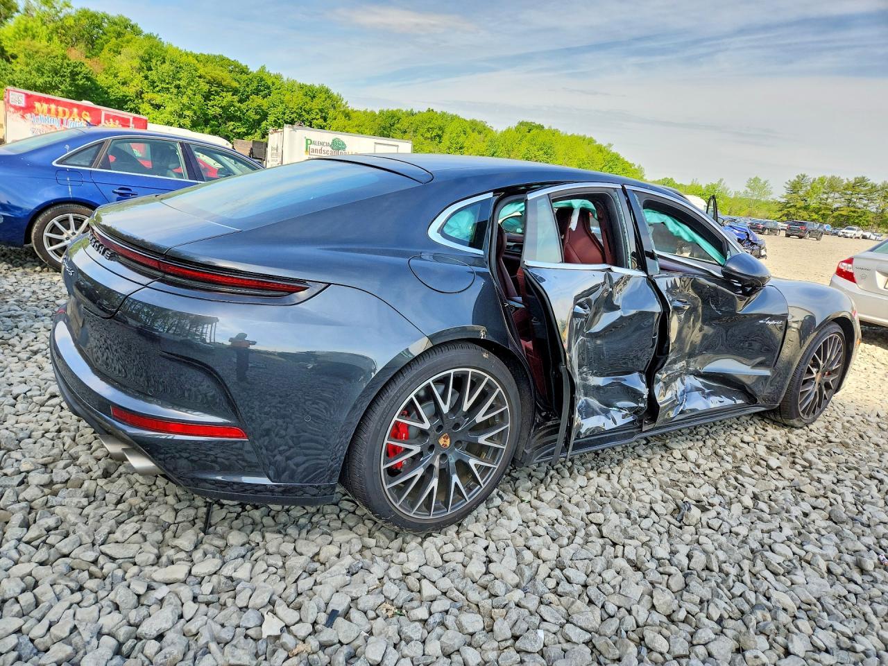 2025 Porsche Panamera 4S E-Hybrid - Image 3