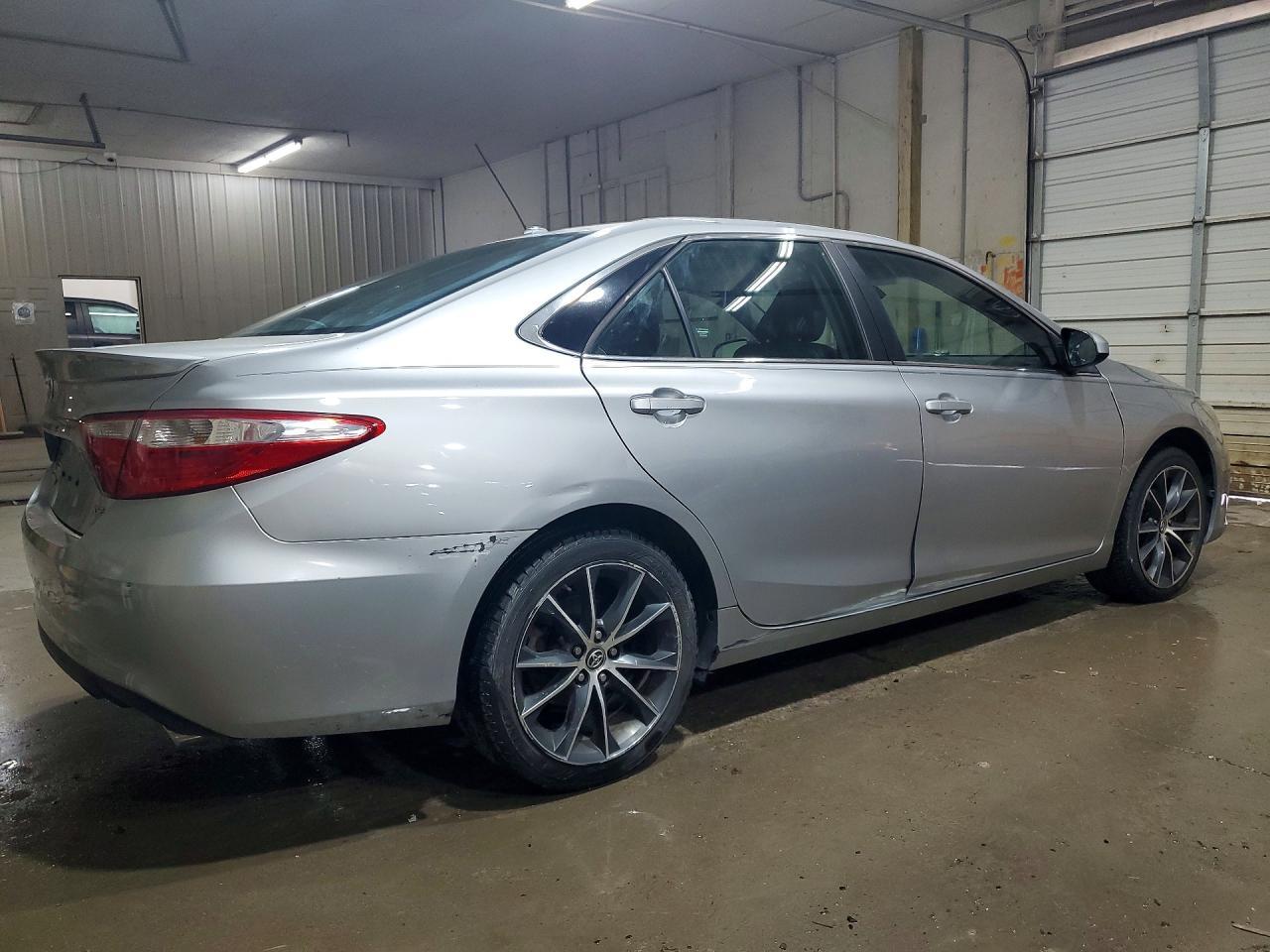 2016 Toyota Camry Xse - Image 3