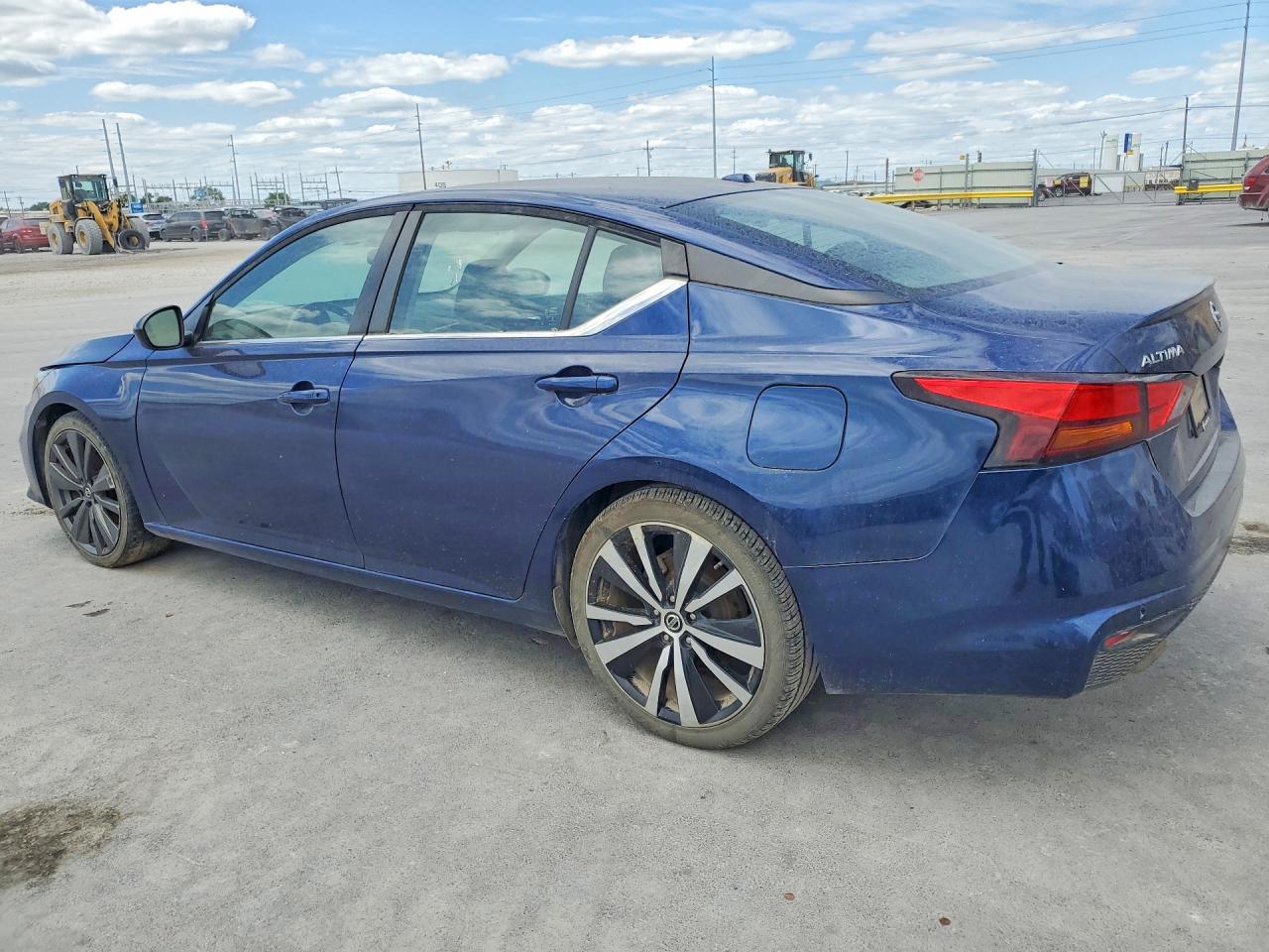 2020 Nissan Altima Sr - Фото 2