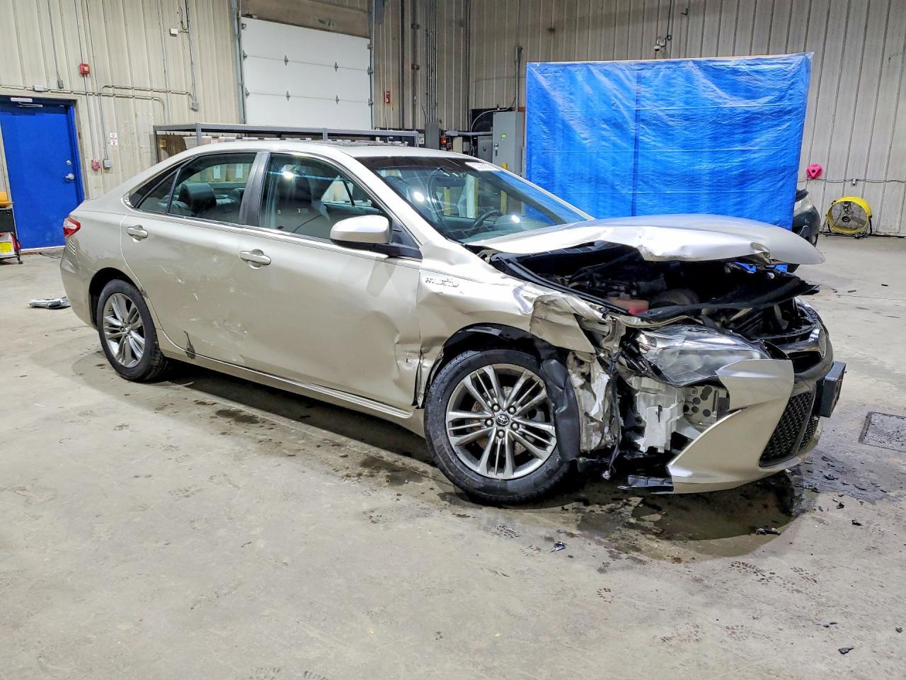 2016 Toyota Camry Hybrid Se - Image 4