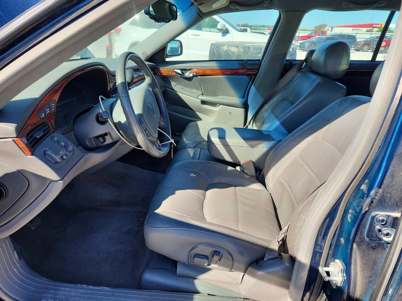2005 Cadillac Deville - Image 7