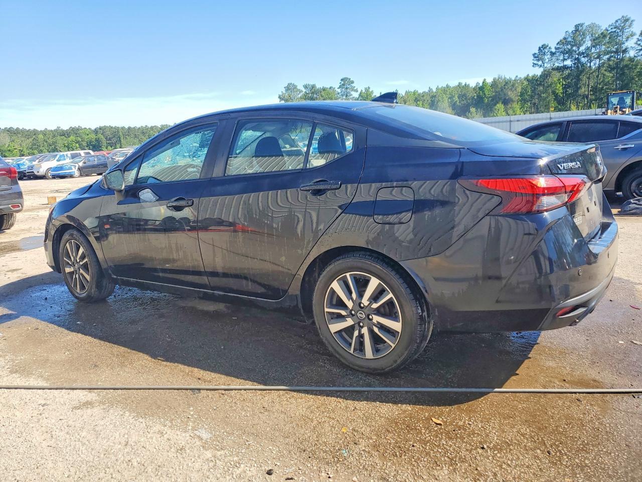 2021 Nissan Versa Sv - Image 2