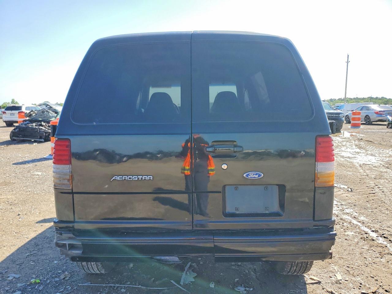 1995 Ford Aerostar - Image 6