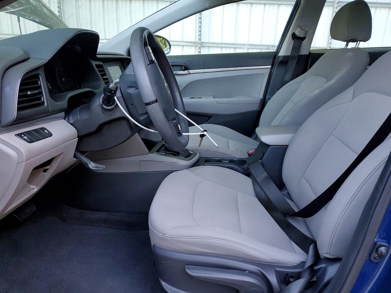 2019 Hyundai Elantra Se - Image 7