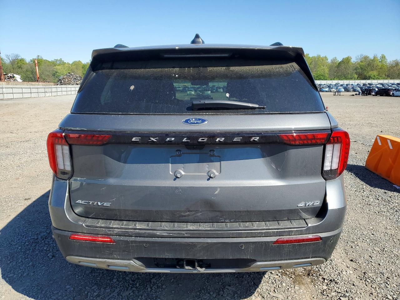 2025 Ford Explorer Active - Фото 6