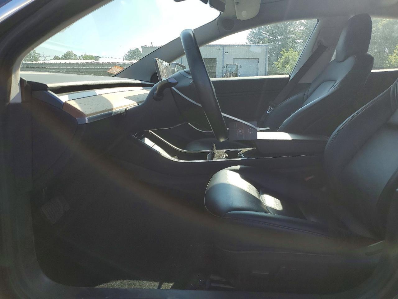 2018 Tesla Model 3 - Фото 7