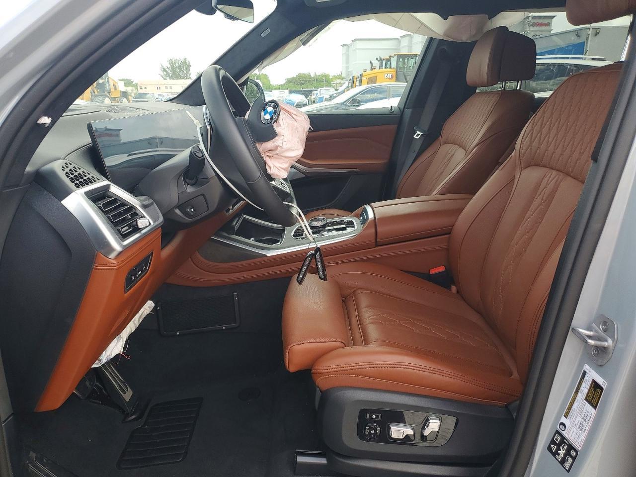 2026 BMW X7 xDrive40I - Image 7
