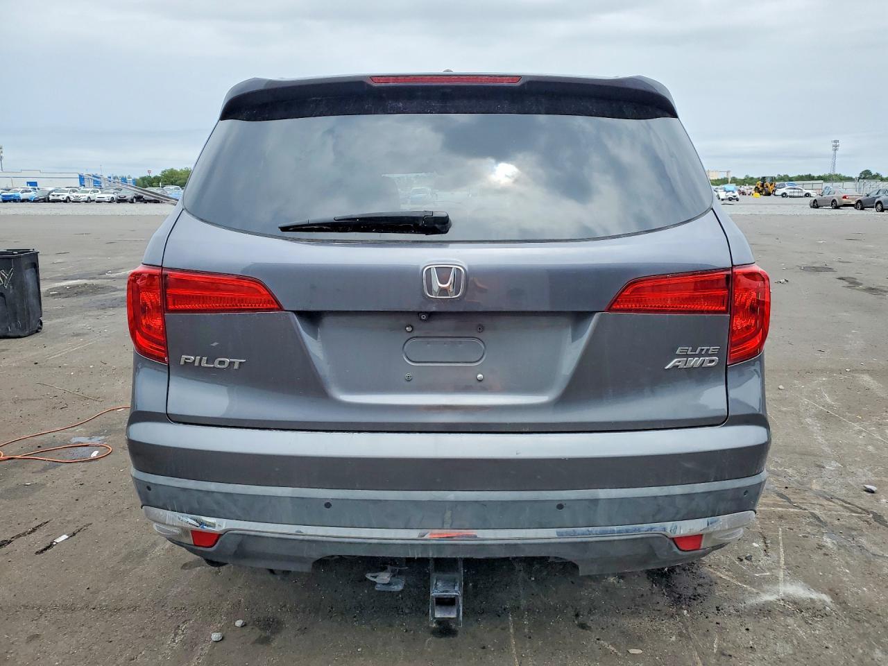 2016 Honda Pilot Elite - Фото 6