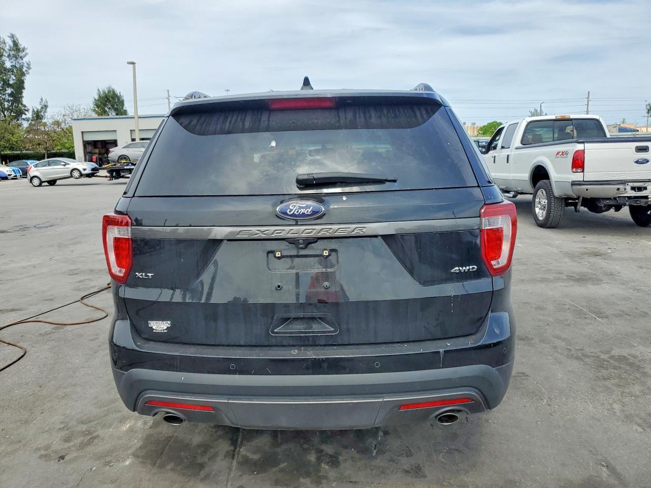 2017 Ford Explorer Xlt - Image 6