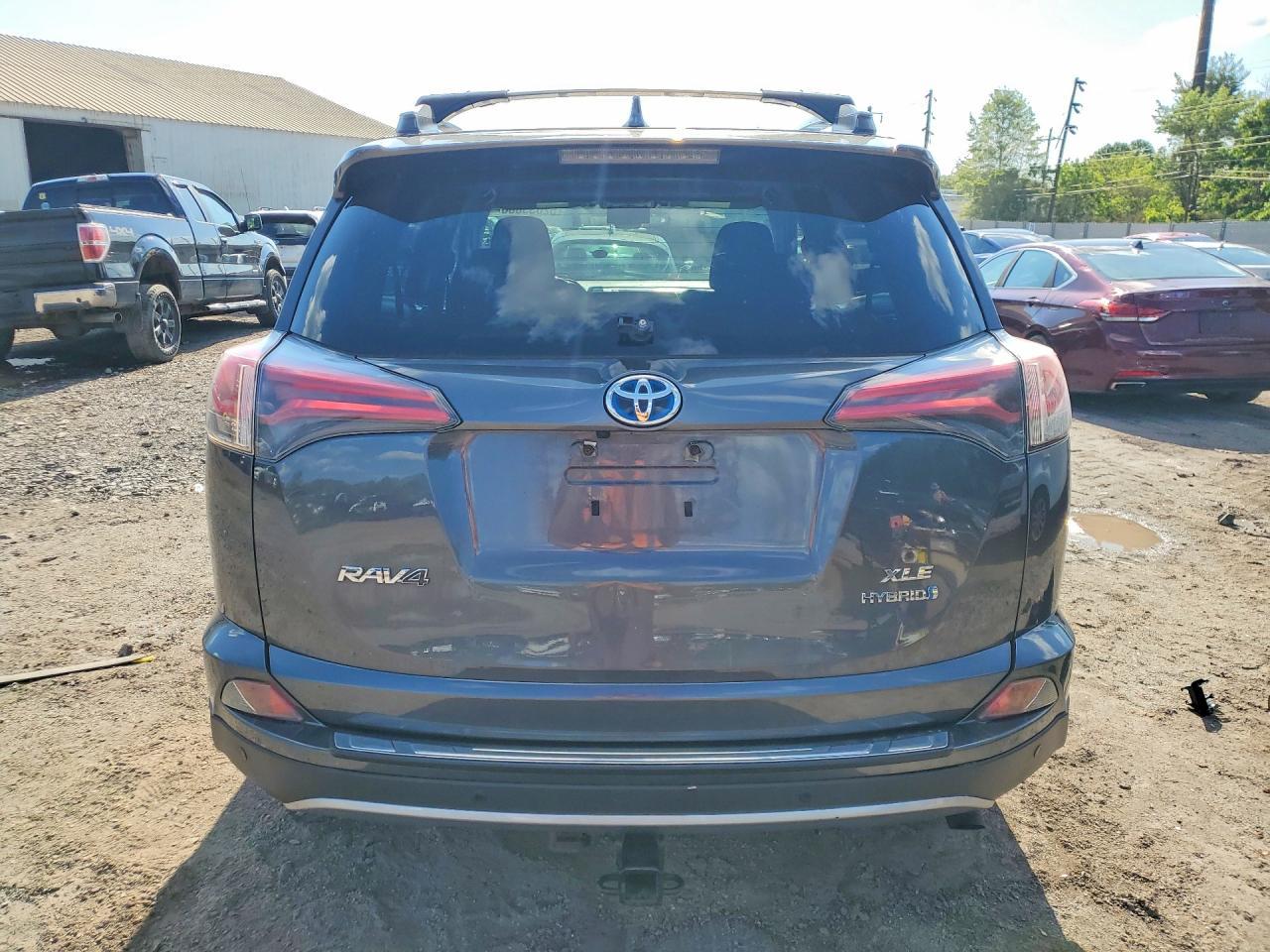 2017 Toyota Rav4 Hybrid Xle - Image 6