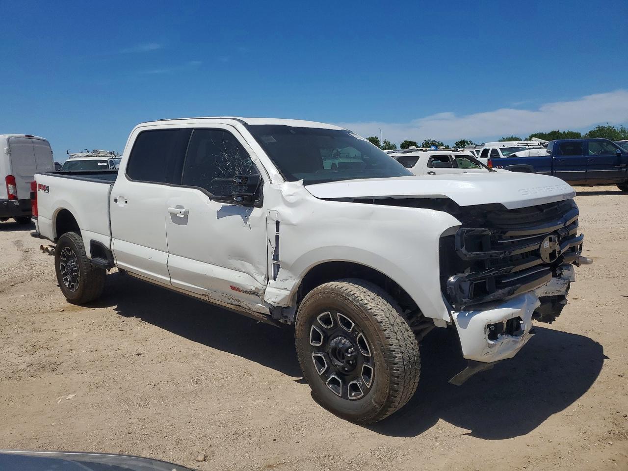 2025 Ford F250 Super Duty - Фото 4